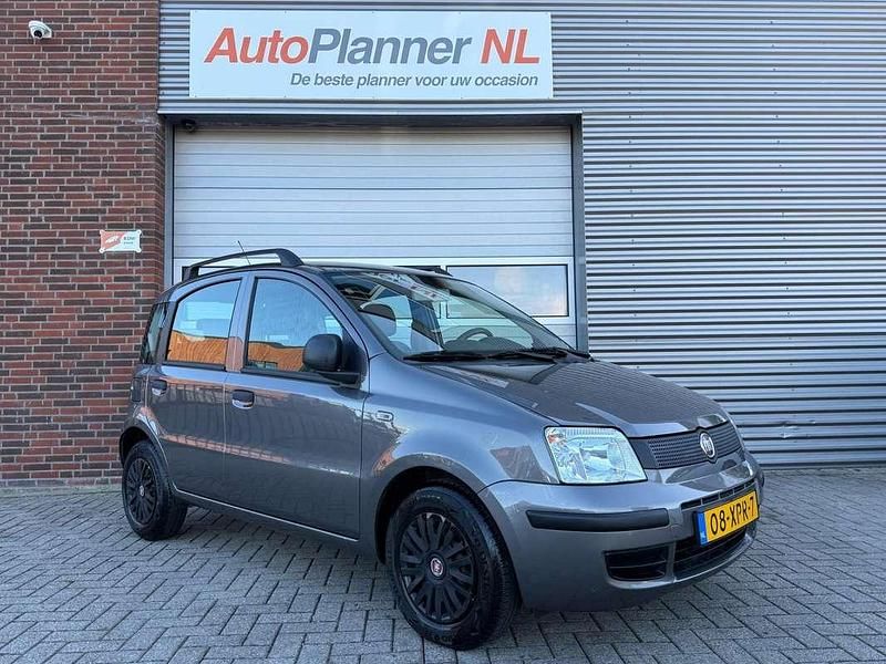 Grijs Gebruikt 2012 Fiat Panda Classica Hatchback | € 2.944 (Eerlijke prijs) - Afbeelding 1/4