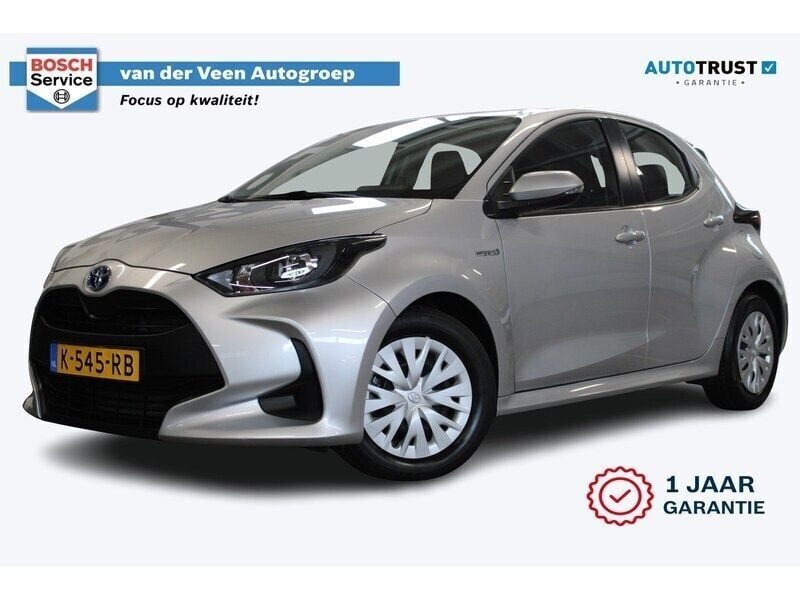 Grijs Gebruikt 2021 Toyota Yaris Active Hatchback | € 18.950 (Eerlijke prijs) - Afbeelding 1/4