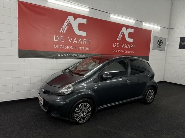 Grijs Gebruikt 2012 Toyota Aygo Hatchback | € 5.499 (Super prijs) - Afbeelding 1/4