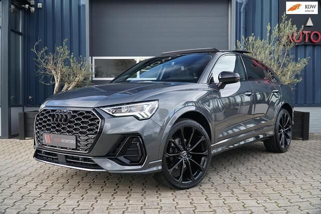 Grijs Gebruikt 2024 Audi Q3 Sportback Competition SUV | € 56.950 (Eerlijke prijs) - Afbeelding 1/4
