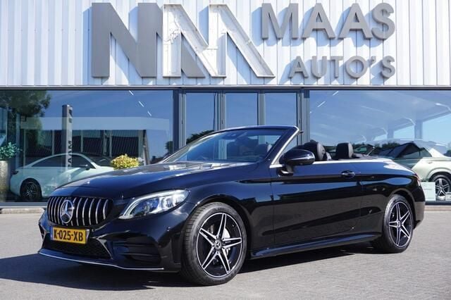 Zwart Gebruikt 2020 Mercedes C180 AMG Cabriolet | € 36.950 (Iets duurder) - Afbeelding 1/4