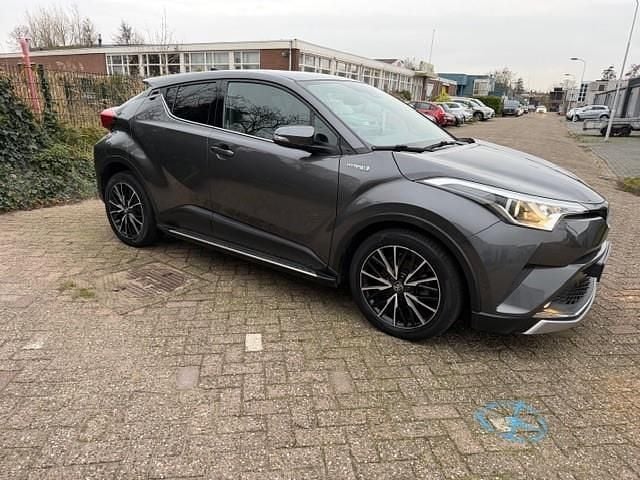 Occasion Toyota C-HR Executive 98 PK (72 kW) 2016 Grijs SUV