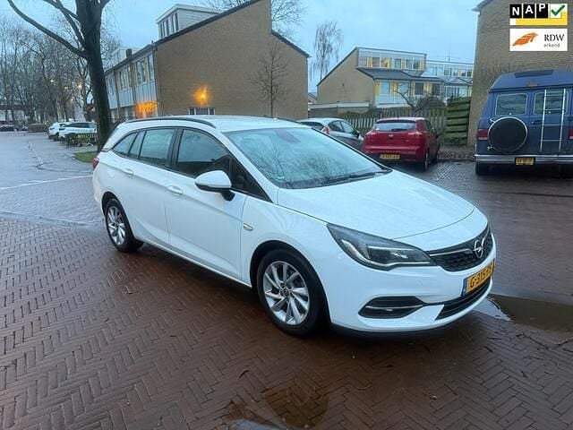 Wit Occasion 2019 Opel Astra Stationwagen | € 7.999 (Goede deal) - Afbeelding 1/4