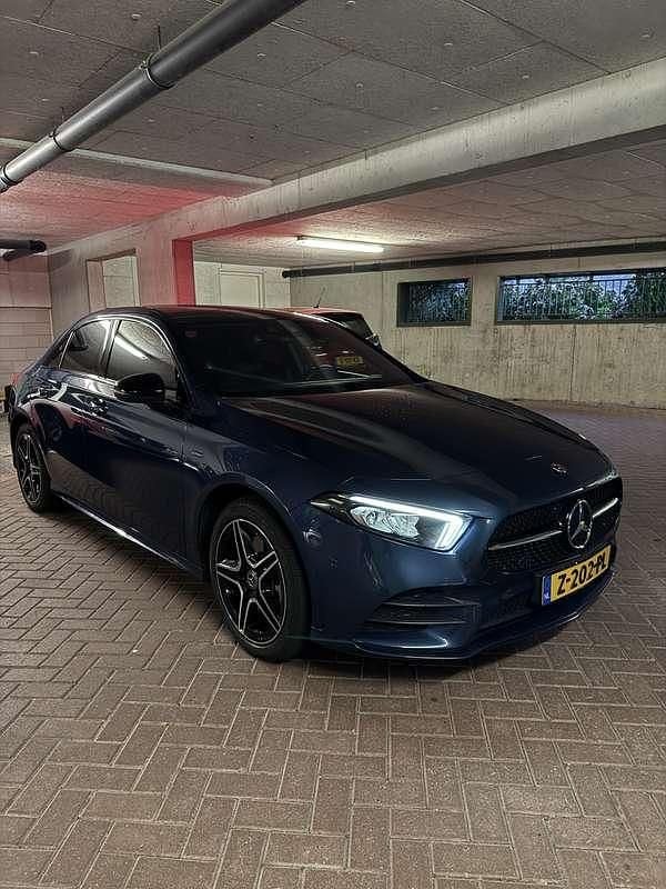 Gebruikt 2020 Mercedes A250 AMG line Sedan | € 32.250 (Duur) - Afbeelding 1/4