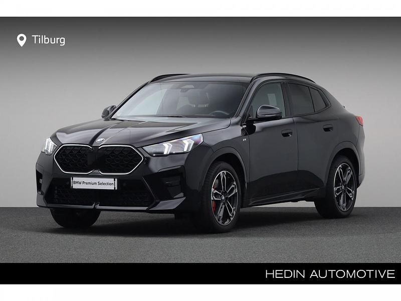 Saphirschwarz metallic (zwart metallic) Gebruikt 2024 BMW X2 Comfort Edition SUV | € 47.880 (Duur) - Afbeelding 1/4