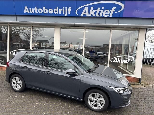 Occasion VW Golf VIII Business 131 PK (96 kW) 2023 Grijs Hatchback
