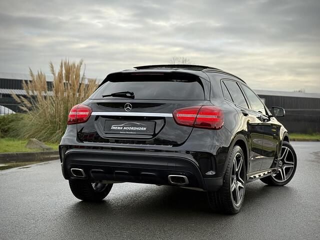 Zwart Gebruikt 2019 Mercedes GLA180 AMG SUV | € 24.950 (Eerlijke prijs) - Afbeelding 1/4