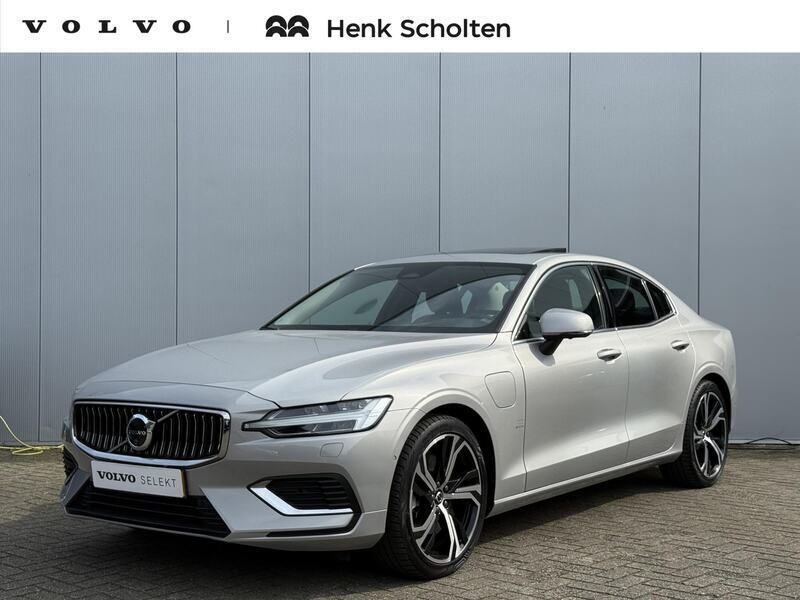 Grijs Gebruikt 2024 Volvo S60 Ultimate Sedan | € 46.950 (Duur) - Afbeelding 1/4