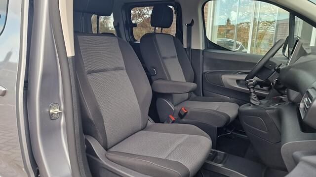 Occasion Toyota Proace Verso City 110 PK (80 kW) 2024 Grijs (metallic) Stationwagen