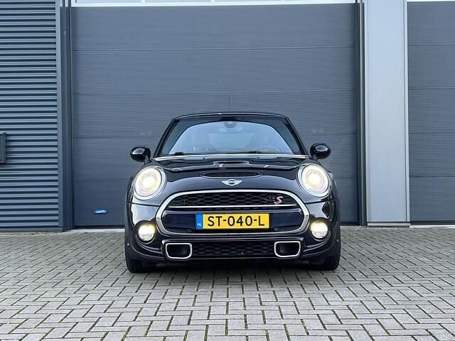 Zwart (metallic) Gebruikt 2015 Mini Cooper S Business Hatchback | € 13.990 (Eerlijke prijs) - Afbeelding 1/4