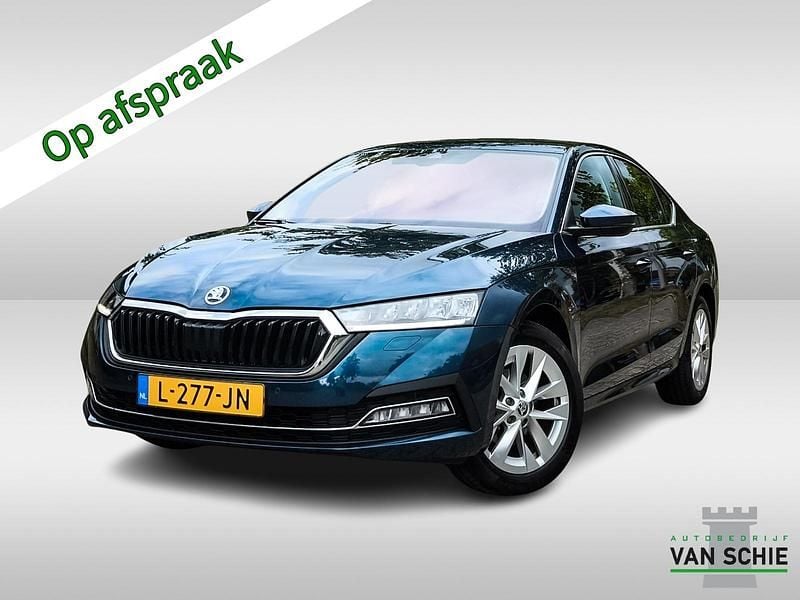Blauw Gebruikt 2021 Skoda Octavia Business Line Hatchback | € 20.400 (Eerlijke prijs) - Afbeelding 1/4