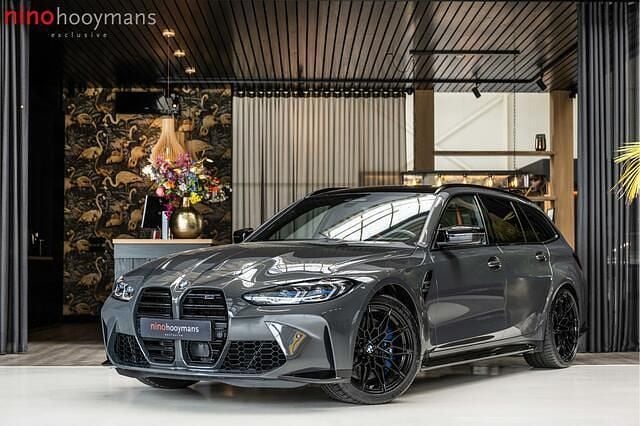 Grijs, metallic lak Gebruikt 2024 BMW M3 Competition Edition Stationwagen | € 124.950 (Goede deal) - Afbeelding 1/4
