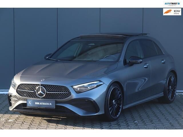 Occasion Mercedes A180 AMG line 136 PK (100 kW) 2023 Grijs Hatchback