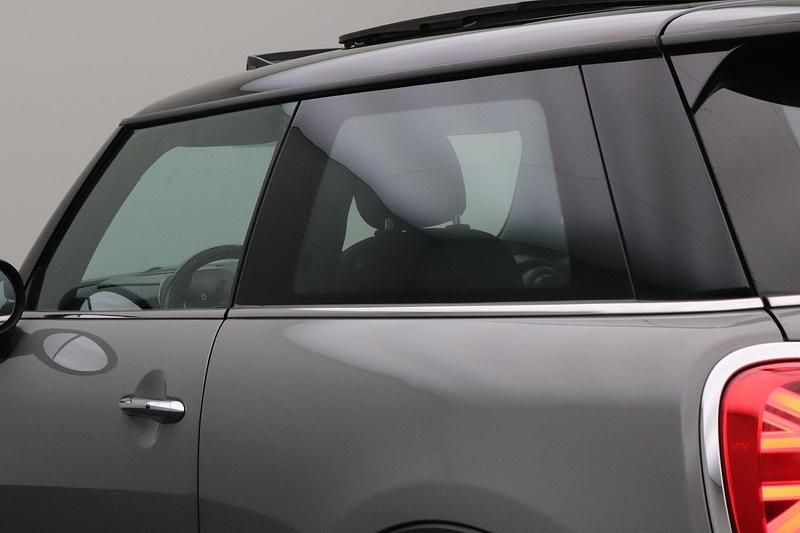 Occasion Mini Cooper Comfort 136 PK (100 kW) 2021 Grijs Hatchback