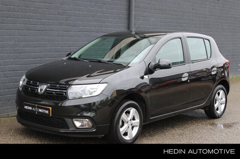 Zwart, metallic lak Gebruikt 2018 Dacia Sandero Hatchback | € 7.999 (Eerlijke prijs) - Afbeelding 1/4