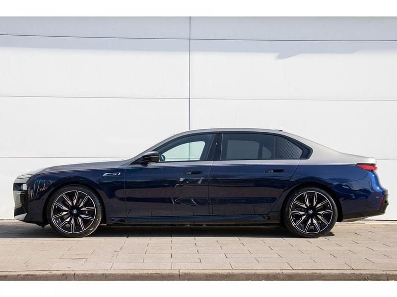 Occasion BMW i7 Comfort Edition 22 kW (30 PK) 2025 Bmw individual tansanit metallic / oxidgrau metallic (blauw metallic) Sedan