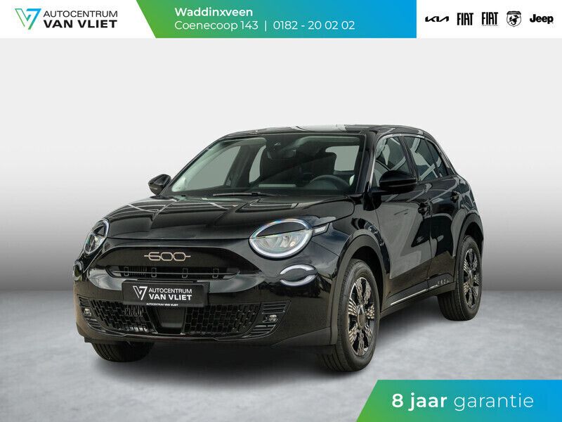 Zwart Nieuw 2025 Fiat 600 SUV | € 28.490 (Super prijs) - Afbeelding 1/4
