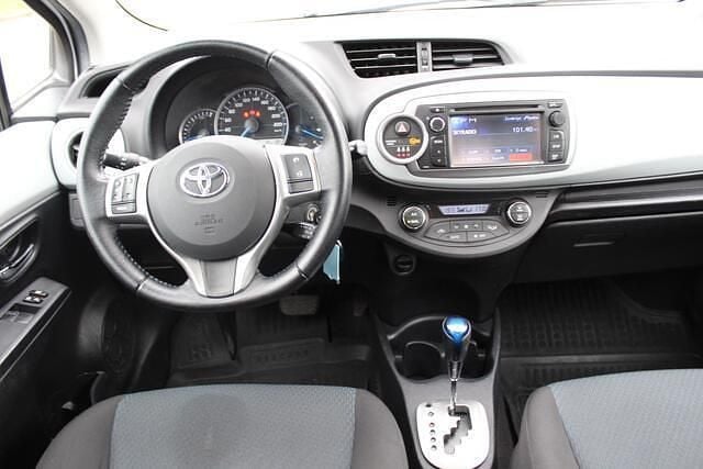 Occasion Toyota Yaris 75 PK (55 kW) 2013 Wit Hatchback