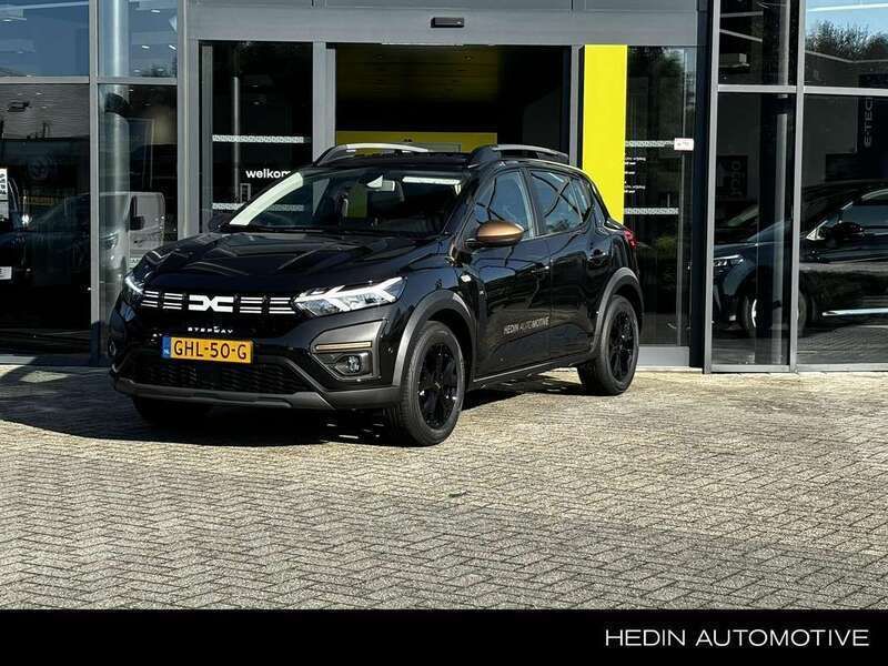 Zwart Gebruikt 2024 Dacia Sandero Journey Hatchback | € 20.845 (Iets duurder) - Afbeelding 1/4