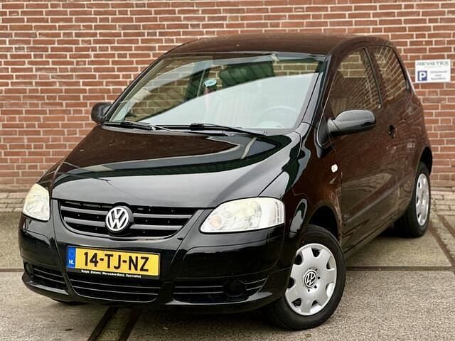 Occasion VW Fox Trendline 75 PK (55 kW) 2006 Zwart, metallic lak Hatchback