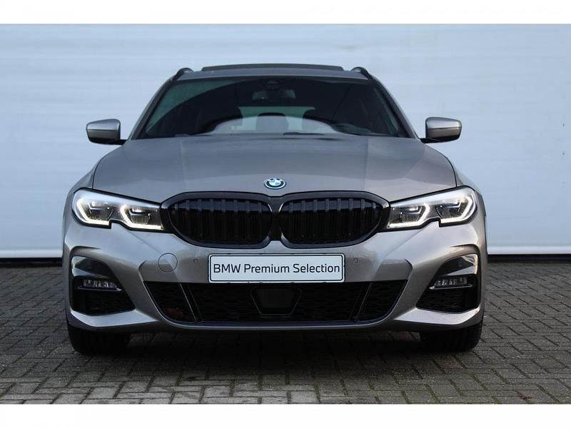 Occasion BMW 330e Executive 184 PK (135 kW) 2022 Grijs Stationwagen
