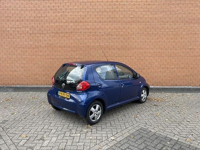 Occasion Toyota Aygo 68 PK (50 kW) 2007 Blauw Hatchback
