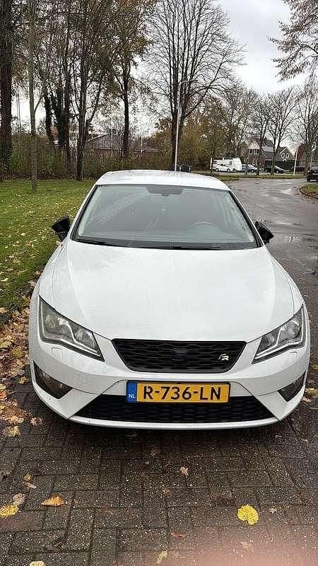 Wit Gebruikt 2013 Seat Leon FR Hatchback | € 8.000 (Goede deal) - Afbeelding 1/4