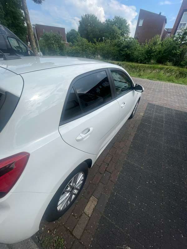 Wit Gebruikt 2018 Kia Rio Hatchback | € 8.500 - Afbeelding 1/4