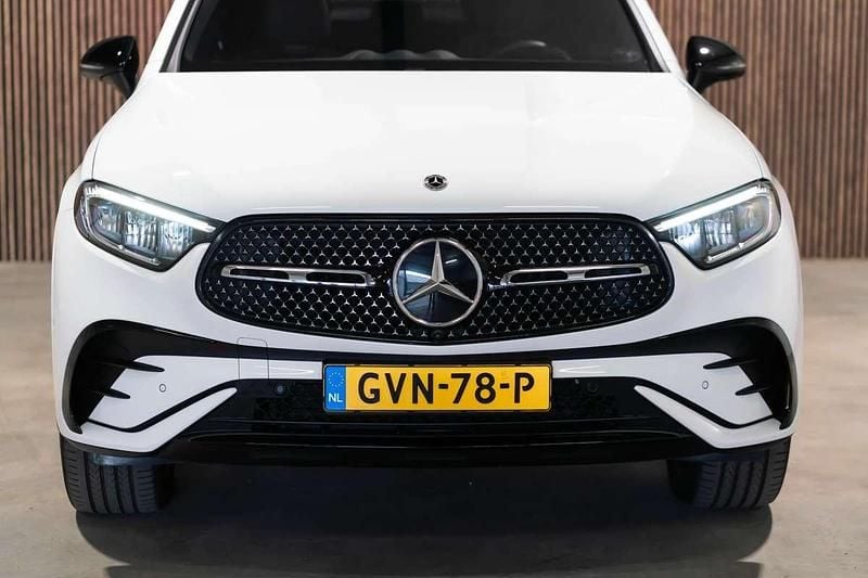 Occasion Mercedes GLC300e AMG line 204 PK (150 kW) 2024 Wit Coupé