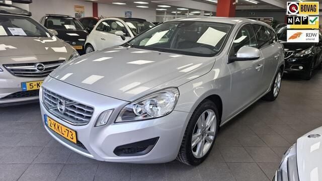 Zilver Gebruikt 2013 Volvo V60 Momentum Stationwagen | € 11.950 (Eerlijke prijs) - Afbeelding 1/4
