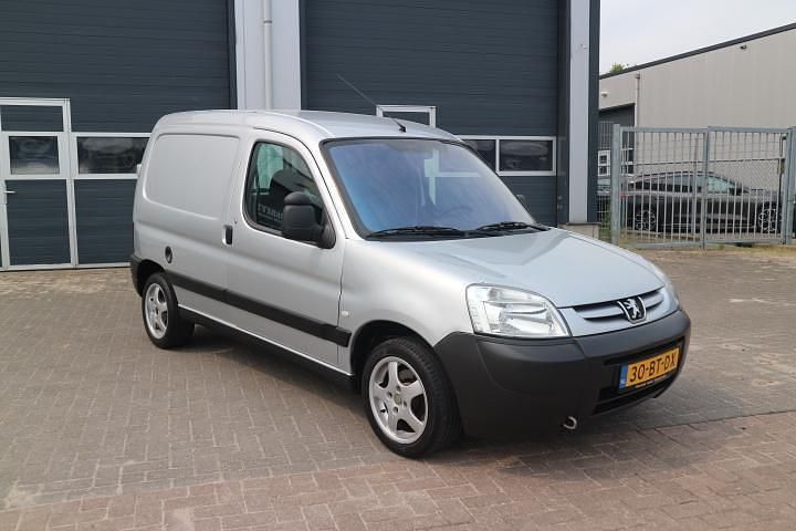 Zilver Gebruikt 2005 Peugeot Partner Avantage Van | € 3.450 (Duur) - Afbeelding 1/4