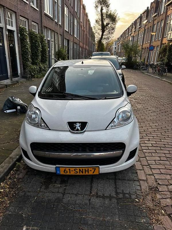 Gebruikt 2011 Peugeot 107 Hatchback | € 2.999 - Afbeelding 1/1