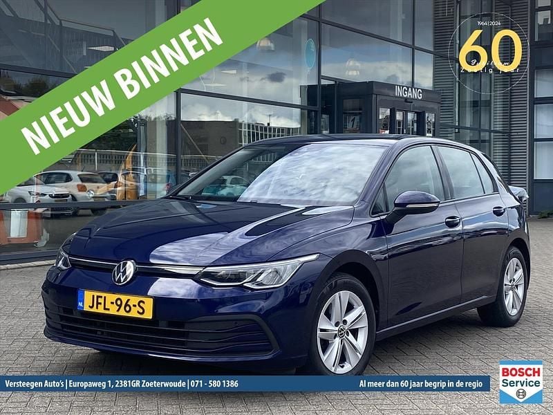 Blauw Gebruikt 2022 VW Golf VIII Business Hatchback | € 21.950 (Eerlijke prijs) - Afbeelding 1/4