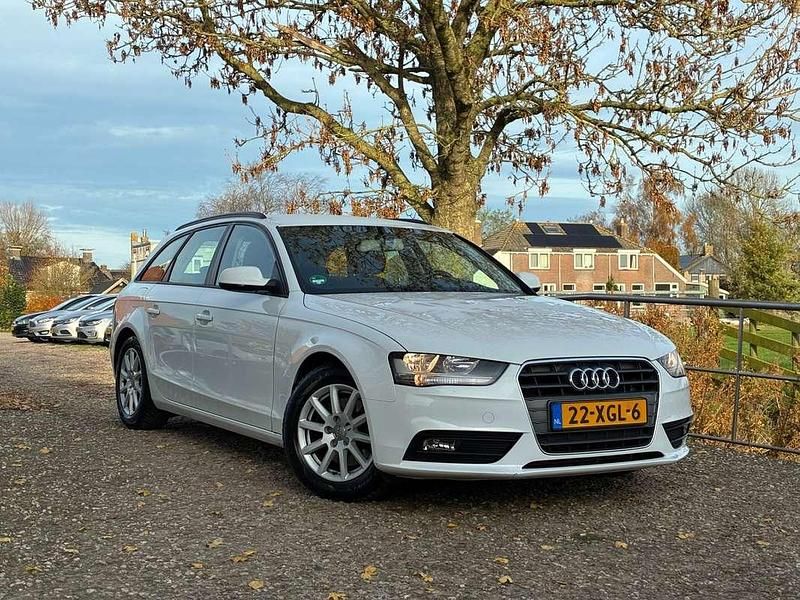 Wit Gebruikt 2012 Audi A4 Business Stationwagen | € 4.975 (Goede deal) - Afbeelding 1/4