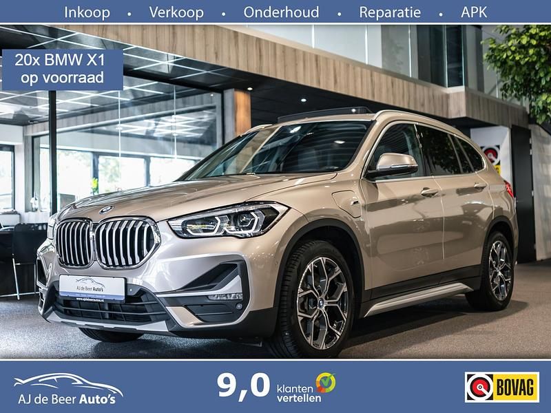 Grijs Occasion 2022 BMW iX1 Executive SUV | € 36.990 (Iets duurder) - Afbeelding 1/4