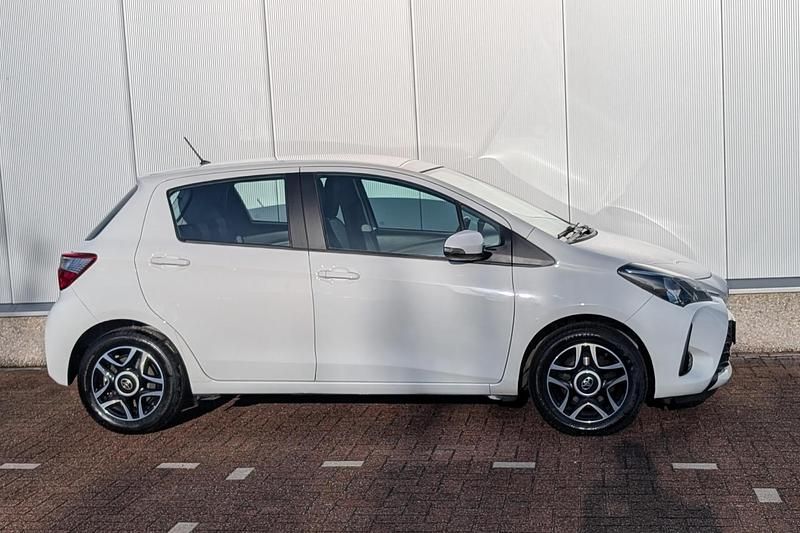 Occasion Toyota Yaris Design 2026 Wit Hatchback