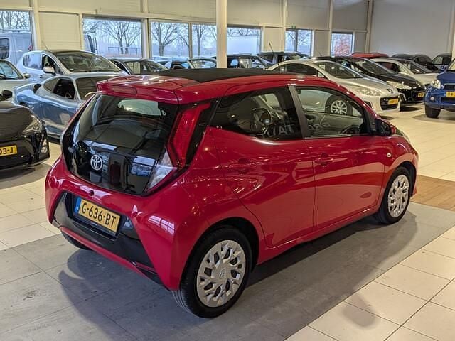 Occasion Toyota Aygo X-play 74 PK (54 kW) 2019 Rood Hatchback