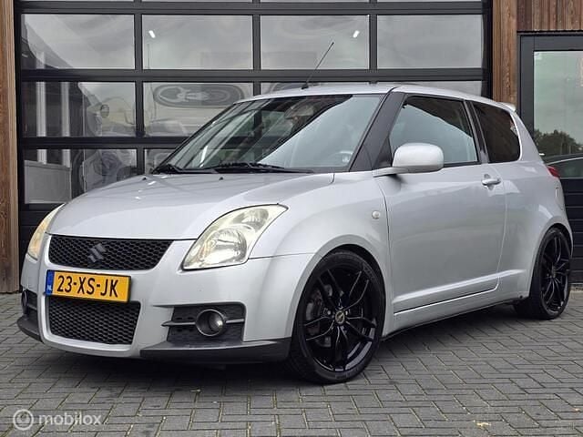 Grijs (metallic) Gebruikt 2007 Suzuki Swift Sport Hatchback | € 2.250 (Super prijs) - Afbeelding 1/4