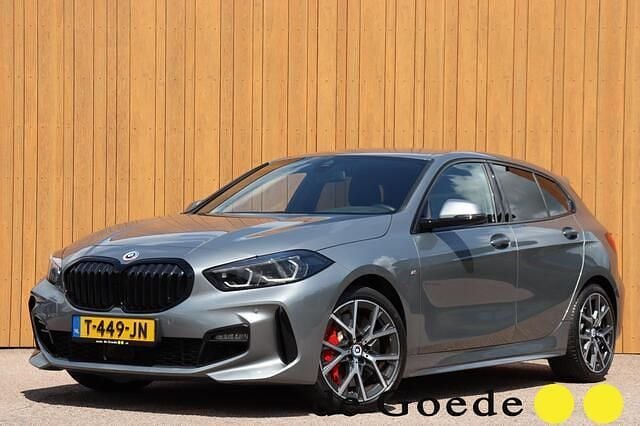Grijs Gebruikt 2023 BMW 116 Efficient Dynamics Hatchback | € 29.940 (Duur) - Afbeelding 1/4