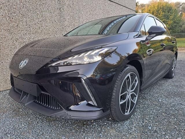 Zwart Nieuw 2024 MG MG4 EV Luxury Hatchback | € 26.750 (Super prijs) - Afbeelding 1/4