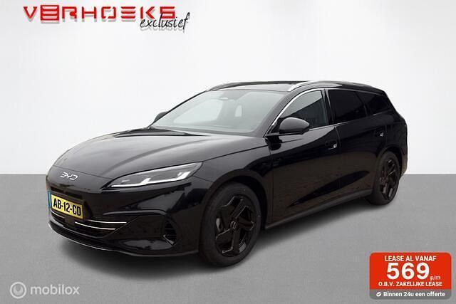 Zwart (metallic) Nieuw 2025 BYD Seal Comfort Stationwagen | € 42.950 (Eerlijke prijs) - Afbeelding 1/4