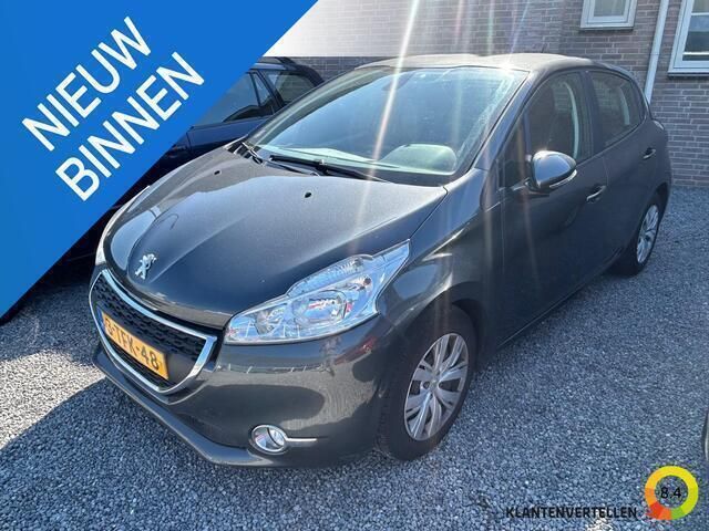Grijs Gebruikt 2014 Peugeot 208 Envy Hatchback | € 5.950 (Eerlijke prijs) - Afbeelding 1/4