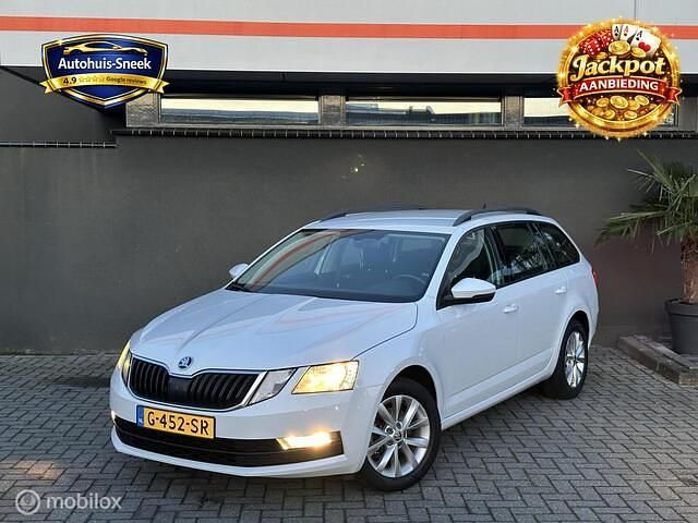 Wit Occasion 2019 Skoda Octavia Business Line Stationwagen | € 9.950 (Eerlijke prijs) - Afbeelding 1/4