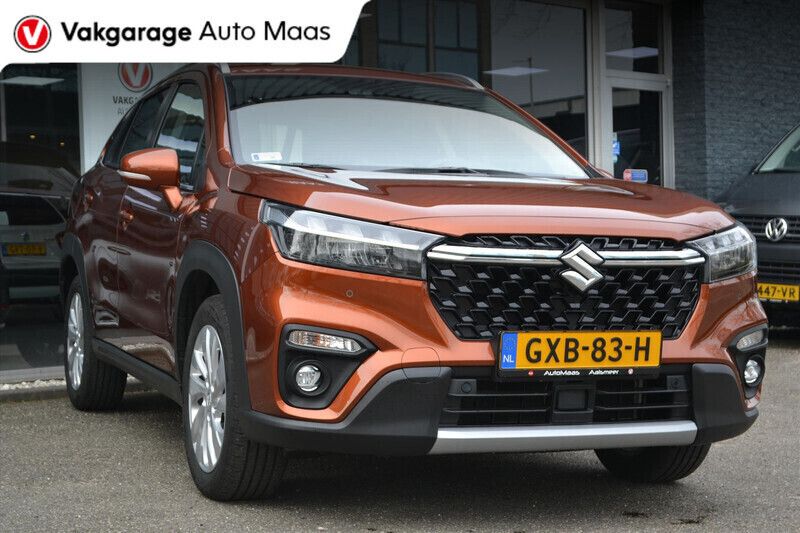 Bruin Gebruikt 2024 Suzuki SX4 S-Cross SUV | € 29.349 (Eerlijke prijs) - Afbeelding 1/4