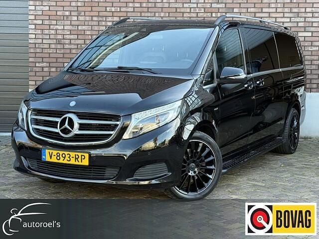 Zwart Gebruikt 2017 Mercedes V250 Avantgarde Edition MPV | € 33.995 (Goede deal) - Afbeelding 1/3