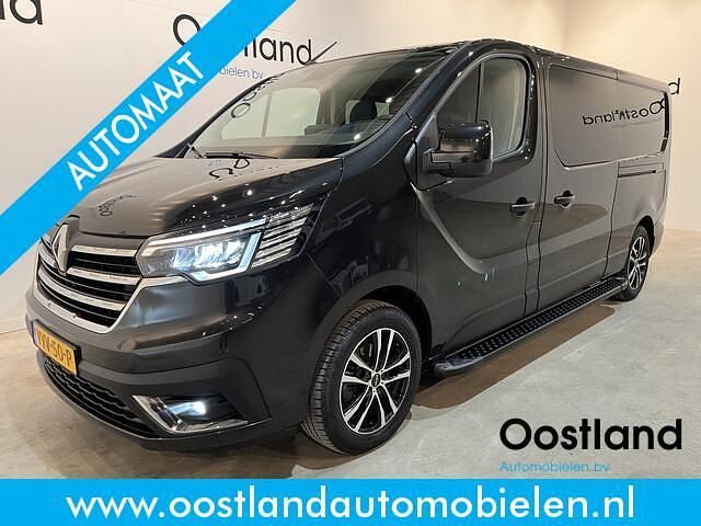 Zwart (metallic) Gebruikt 2023 Renault Trafic Van | € 25.950 (Super prijs) - Afbeelding 1/4