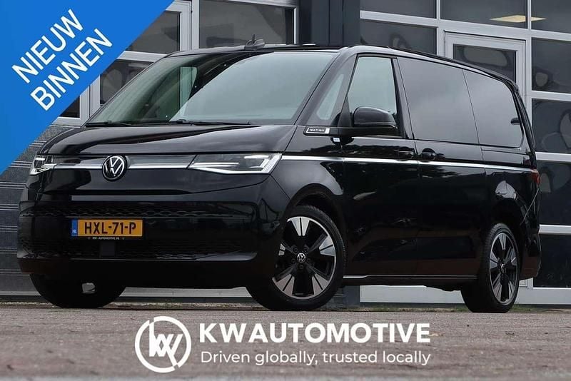 Zwart Gebruikt 2023 VW T7 Style Van | € 58.795 (Eerlijke prijs) - Afbeelding 1/3