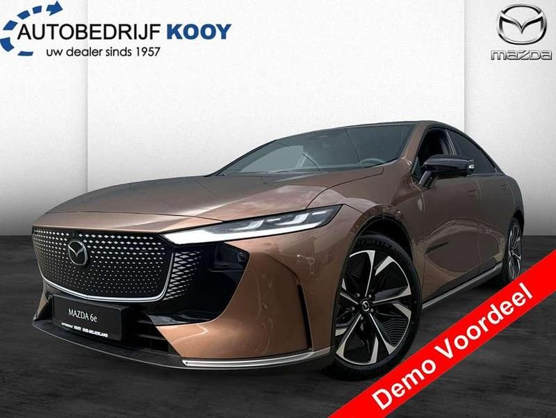 Zwart Gebruikt 2025 Mazda 6e Takumi-Line Sedan | € 39.900 (Iets duurder) - Afbeelding 1/4