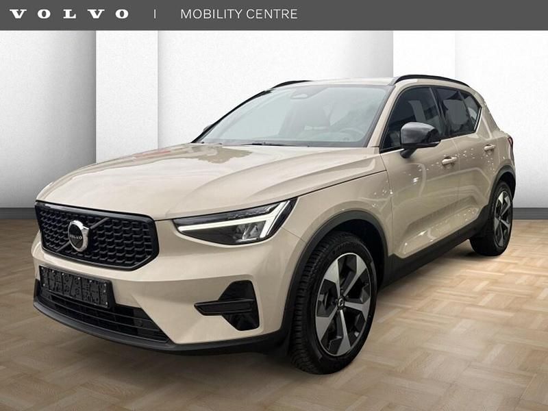Bruin Occasion 2025 Volvo XC40 Plus SUV | € 41.950 (Eerlijke prijs) - Afbeelding 1/4