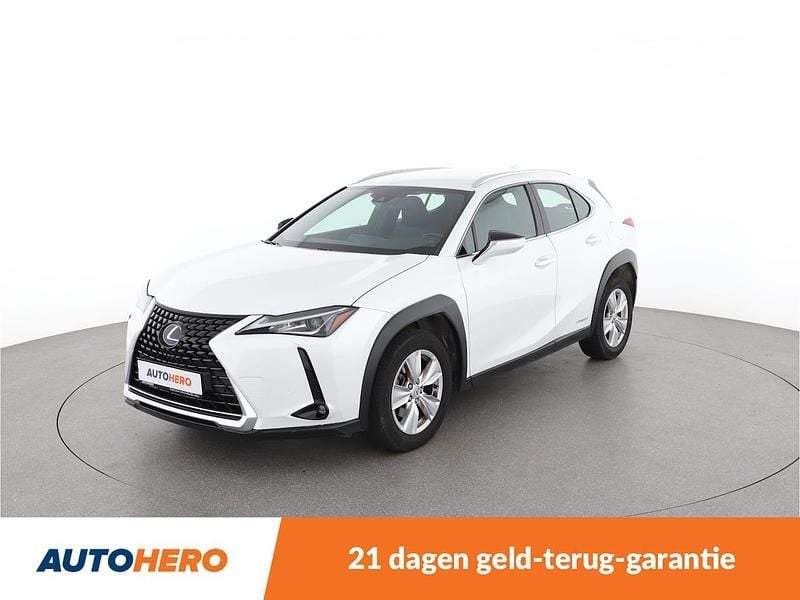 Wit Gebruikt 2021 Lexus UX 250h Business Edition SUV | € 26.749 (Super prijs) - Afbeelding 1/4